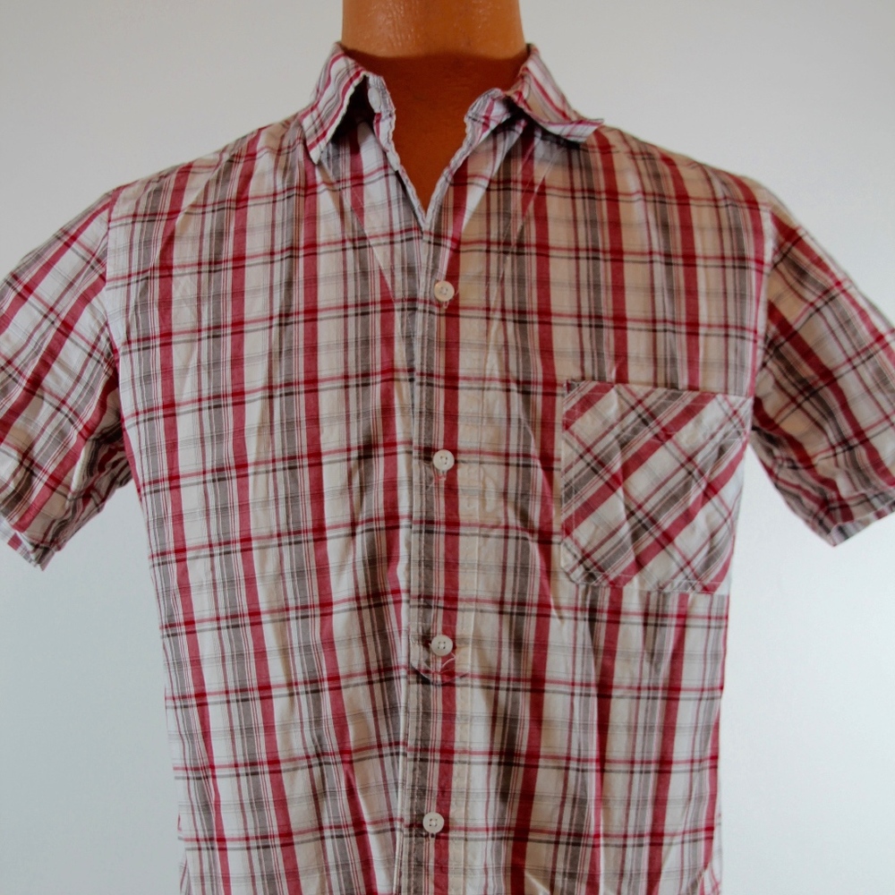 Great Hipster FIFA Plaid SS Shirt * MEDIUM